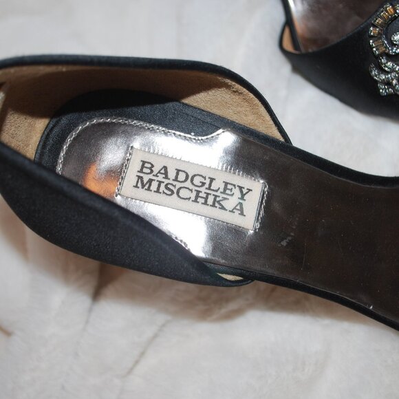 Beautiful Badgley Mischka Salsa Black Satin Embellished pump size 9 - Picture 3 of 11